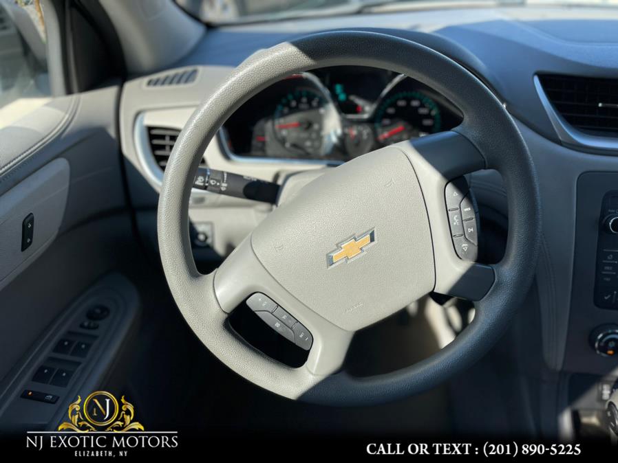 Used Chevrolet Traverse FWD 4dr LS w/1LS 2017 | NJ Exotic Motors. Elizabeth, New Jersey Used Chevrolet Traverse FWD 4dr LS w/1LS 2017 | NJ Exotic Motors. Elizabeth, New Jersey