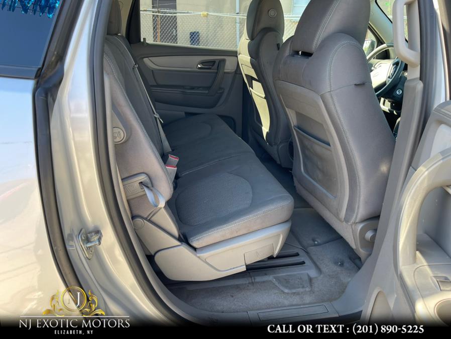 Used Chevrolet Traverse FWD 4dr LS w/1LS 2017 | NJ Exotic Motors. Elizabeth, New Jersey Used Chevrolet Traverse FWD 4dr LS w/1LS 2017 | NJ Exotic Motors. Elizabeth, New Jersey