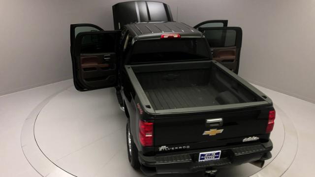 Used Chevrolet Silverado 3500hd 4WD Crew Cab 153.7 High Country 2015 | J&M Automotive Sls&Svc LLC. Naugatuck, Connecticut Used Chevrolet Silverado 3500hd 4WD Crew Cab 153.7 High Country 2015 | J&M Automotive Sls&Svc LLC. Naugatuck, Connecticut