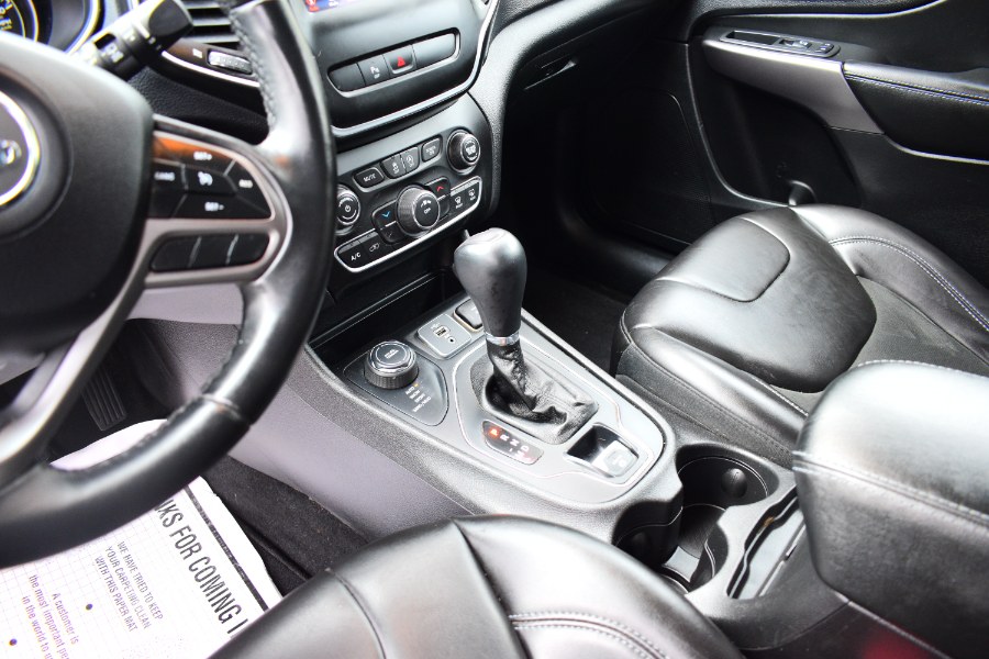 Used Jeep Cherokee Latitude Plus 4x4 2019 | Hillside Auto Mall Inc.. Jamaica, New York Used Jeep Cherokee Latitude Plus 4x4 2019 | Hillside Auto Mall Inc.. Jamaica, New York