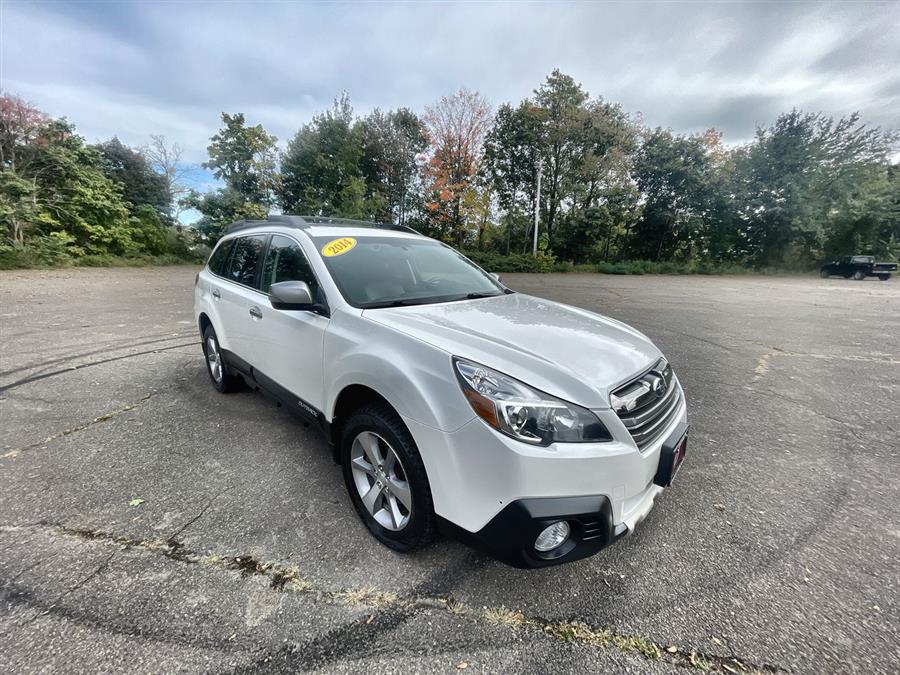 2014 Subaru Outback 4dr Wgn H6 Auto 3.6R Limited, available for sale in Stratford, Connecticut | Wiz Leasing Inc. Stratford, Connecticut