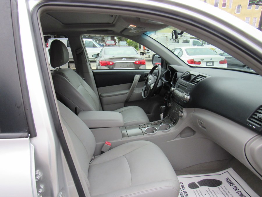2010 Toyota Highlander SE, available for sale in Worcester, Massachusetts | Hilario's Auto Sales Inc.. Worcester, Massachusetts 2010 Toyota Highlander SE, available for sale in Worcester, Massachusetts | Hilario's Auto Sales Inc.. Worcester, Massachusetts
