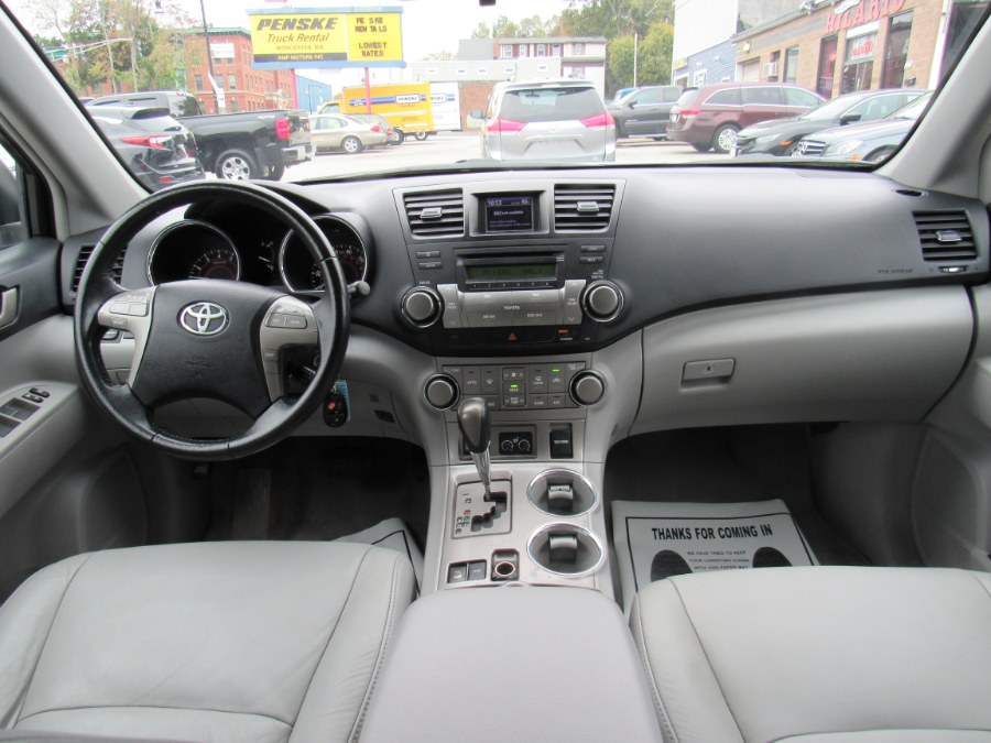 2010 Toyota Highlander SE, available for sale in Worcester, Massachusetts | Hilario's Auto Sales Inc.. Worcester, Massachusetts 2010 Toyota Highlander SE, available for sale in Worcester, Massachusetts | Hilario's Auto Sales Inc.. Worcester, Massachusetts