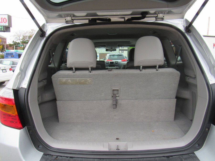 2010 Toyota Highlander SE, available for sale in Worcester, Massachusetts | Hilario's Auto Sales Inc.. Worcester, Massachusetts 2010 Toyota Highlander SE, available for sale in Worcester, Massachusetts | Hilario's Auto Sales Inc.. Worcester, Massachusetts