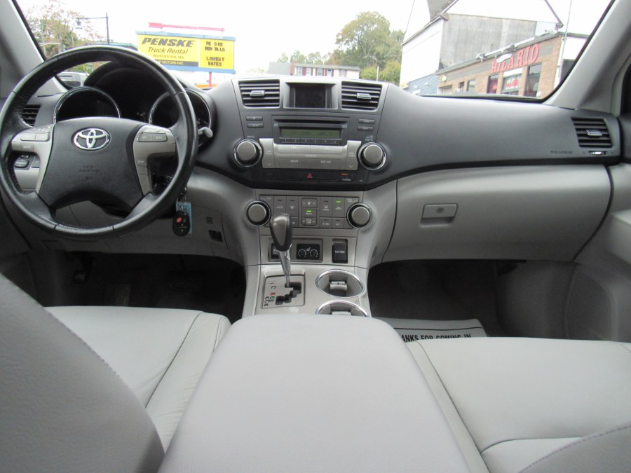 2010 Toyota Highlander SE, available for sale in Worcester, Massachusetts | Hilario's Auto Sales Inc.. Worcester, Massachusetts 2010 Toyota Highlander SE, available for sale in Worcester, Massachusetts | Hilario's Auto Sales Inc.. Worcester, Massachusetts