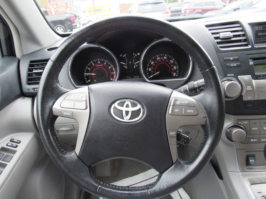 2010 Toyota Highlander SE, available for sale in Worcester, Massachusetts | Hilario's Auto Sales Inc.. Worcester, Massachusetts 2010 Toyota Highlander SE, available for sale in Worcester, Massachusetts | Hilario's Auto Sales Inc.. Worcester, Massachusetts