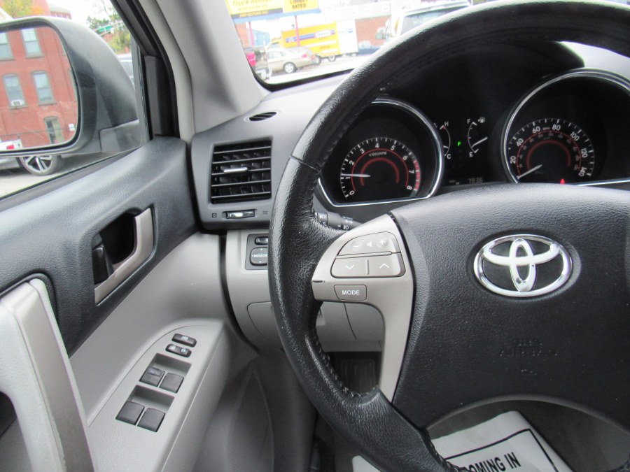 2010 Toyota Highlander SE, available for sale in Worcester, Massachusetts | Hilario's Auto Sales Inc.. Worcester, Massachusetts 2010 Toyota Highlander SE, available for sale in Worcester, Massachusetts | Hilario's Auto Sales Inc.. Worcester, Massachusetts