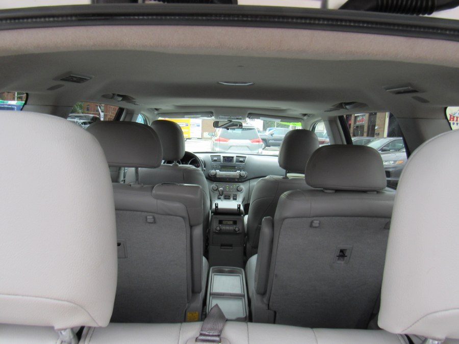 2010 Toyota Highlander SE, available for sale in Worcester, Massachusetts | Hilario's Auto Sales Inc.. Worcester, Massachusetts 2010 Toyota Highlander SE, available for sale in Worcester, Massachusetts | Hilario's Auto Sales Inc.. Worcester, Massachusetts