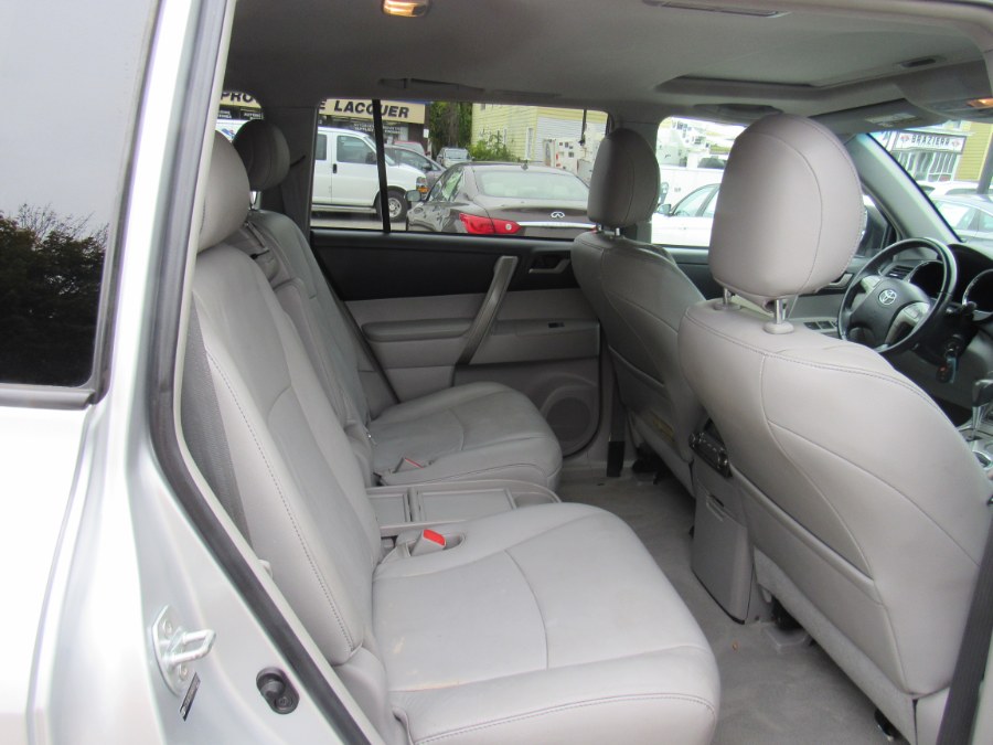 2010 Toyota Highlander SE, available for sale in Worcester, Massachusetts | Hilario's Auto Sales Inc.. Worcester, Massachusetts 2010 Toyota Highlander SE, available for sale in Worcester, Massachusetts | Hilario's Auto Sales Inc.. Worcester, Massachusetts