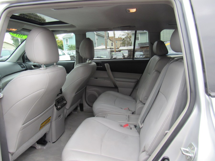 2010 Toyota Highlander SE, available for sale in Worcester, Massachusetts | Hilario's Auto Sales Inc.. Worcester, Massachusetts 2010 Toyota Highlander SE, available for sale in Worcester, Massachusetts | Hilario's Auto Sales Inc.. Worcester, Massachusetts