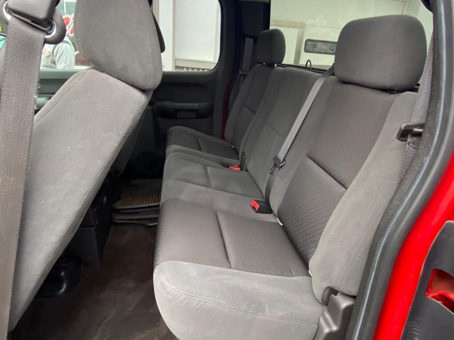 Used Chevrolet Silverado 1500 4WD Ext Cab 143.5" LT 2009 | CT Auto. Bridgeport, Connecticut Used Chevrolet Silverado 1500 4WD Ext Cab 143.5" LT 2009 | CT Auto. Bridgeport, Connecticut