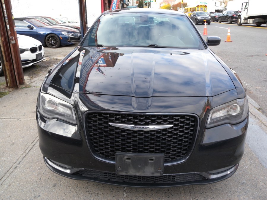 Used Chrysler 300 4dr Sdn 300S AWD 2015 | Carsbuck Inc.. Brooklyn, New York Used Chrysler 300 4dr Sdn 300S AWD 2015 | Carsbuck Inc.. Brooklyn, New York