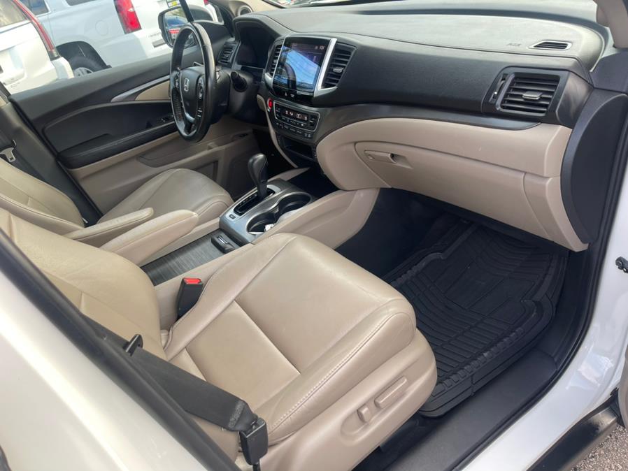 2016 Honda Pilot AWD 4dr EX-L, available for sale in South Windsor, Connecticut | Mike And Tony Auto Sales, Inc. South Windsor, Connecticut 2016 Honda Pilot AWD 4dr EX-L, available for sale in South Windsor, Connecticut | Mike And Tony Auto Sales, Inc. South Windsor, Connecticut