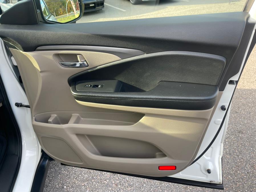 2016 Honda Pilot AWD 4dr EX-L, available for sale in South Windsor, Connecticut | Mike And Tony Auto Sales, Inc. South Windsor, Connecticut 2016 Honda Pilot AWD 4dr EX-L, available for sale in South Windsor, Connecticut | Mike And Tony Auto Sales, Inc. South Windsor, Connecticut