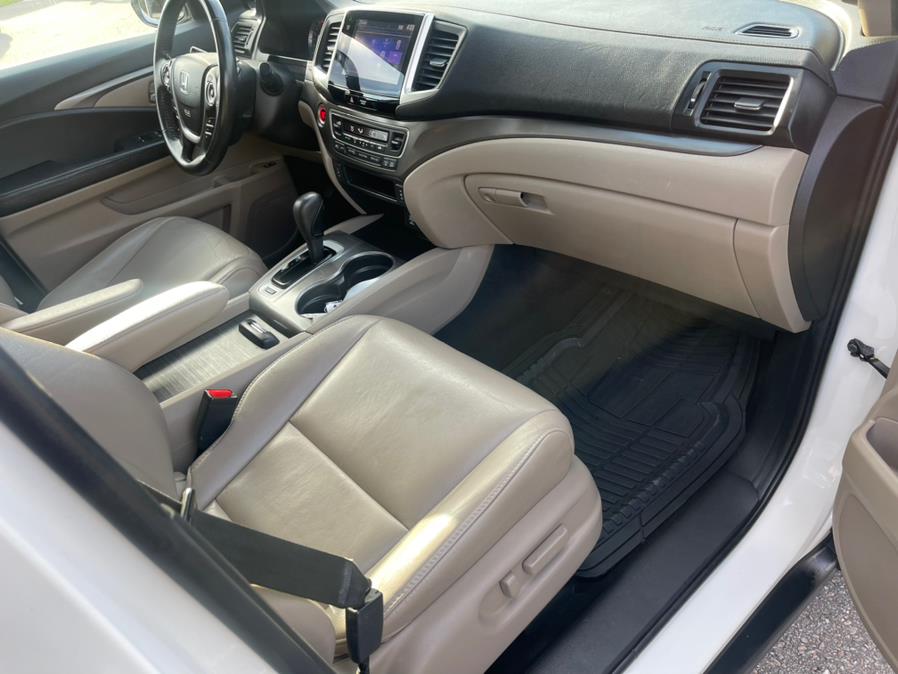 2016 Honda Pilot AWD 4dr EX-L, available for sale in South Windsor, Connecticut | Mike And Tony Auto Sales, Inc. South Windsor, Connecticut 2016 Honda Pilot AWD 4dr EX-L, available for sale in South Windsor, Connecticut | Mike And Tony Auto Sales, Inc. South Windsor, Connecticut