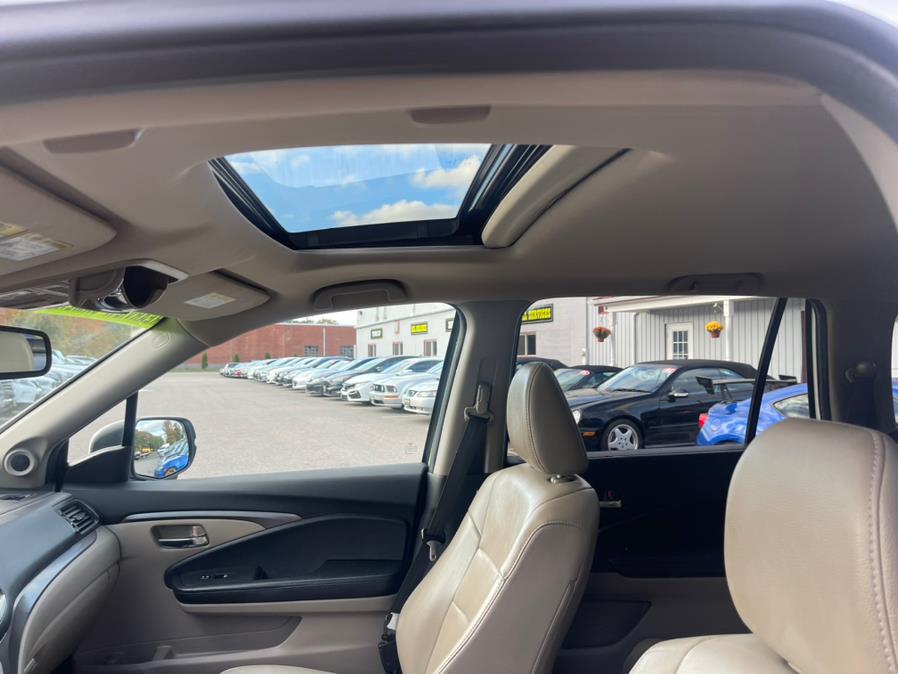 2016 Honda Pilot AWD 4dr EX-L, available for sale in South Windsor, Connecticut | Mike And Tony Auto Sales, Inc. South Windsor, Connecticut 2016 Honda Pilot AWD 4dr EX-L, available for sale in South Windsor, Connecticut | Mike And Tony Auto Sales, Inc. South Windsor, Connecticut