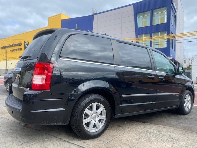 Used Chrysler Town & Country 4dr Wgn Touring 2010 | Wide World Inc. Brooklyn, New York Used Chrysler Town & Country 4dr Wgn Touring 2010 | Wide World Inc. Brooklyn, New York