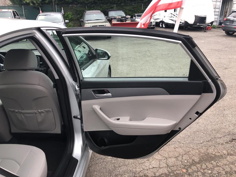 2018 Hyundai Sonata SE 2.4L, available for sale in Irvington , New Jersey | Auto Haus of Irvington Corp. Irvington , New Jersey 2018 Hyundai Sonata SE 2.4L, available for sale in Irvington , New Jersey | Auto Haus of Irvington Corp. Irvington , New Jersey