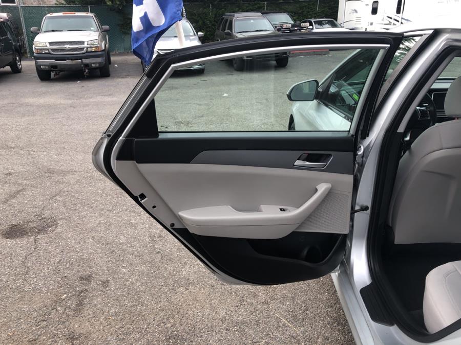 2018 Hyundai Sonata SE 2.4L, available for sale in Irvington , New Jersey | Auto Haus of Irvington Corp. Irvington , New Jersey 2018 Hyundai Sonata SE 2.4L, available for sale in Irvington , New Jersey | Auto Haus of Irvington Corp. Irvington , New Jersey