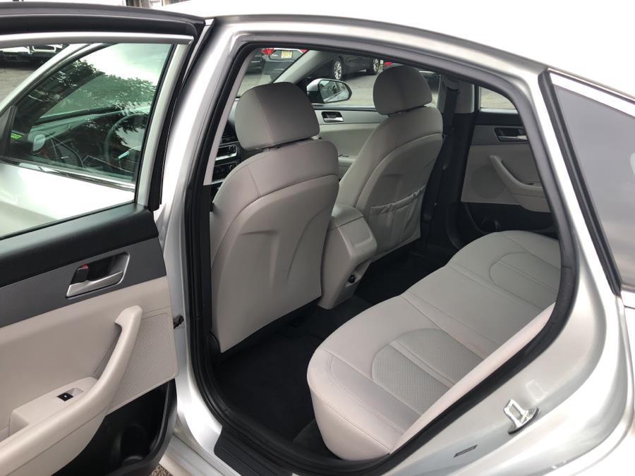 2018 Hyundai Sonata SE 2.4L, available for sale in Irvington , New Jersey | Auto Haus of Irvington Corp. Irvington , New Jersey 2018 Hyundai Sonata SE 2.4L, available for sale in Irvington , New Jersey | Auto Haus of Irvington Corp. Irvington , New Jersey