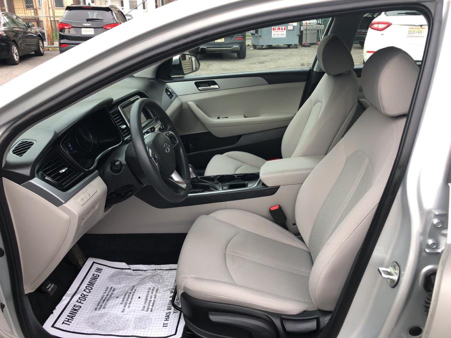 2018 Hyundai Sonata SE 2.4L, available for sale in Irvington , New Jersey | Auto Haus of Irvington Corp. Irvington , New Jersey 2018 Hyundai Sonata SE 2.4L, available for sale in Irvington , New Jersey | Auto Haus of Irvington Corp. Irvington , New Jersey
