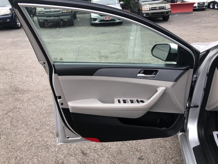 2018 Hyundai Sonata SE 2.4L, available for sale in Irvington , New Jersey | Auto Haus of Irvington Corp. Irvington , New Jersey 2018 Hyundai Sonata SE 2.4L, available for sale in Irvington , New Jersey | Auto Haus of Irvington Corp. Irvington , New Jersey