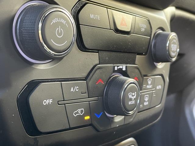 Used Jeep Renegade Latitude 2019 | Blasius Federal Road. Brookfield, Connecticut Used Jeep Renegade Latitude 2019 | Blasius Federal Road. Brookfield, Connecticut