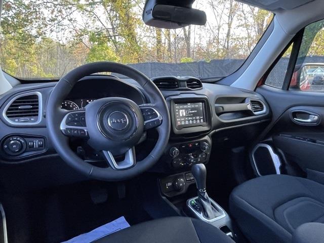 Used Jeep Renegade Latitude 2019 | Blasius Federal Road. Brookfield, Connecticut Used Jeep Renegade Latitude 2019 | Blasius Federal Road. Brookfield, Connecticut