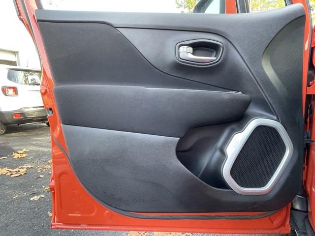 Used Jeep Renegade Latitude 2019 | Blasius Federal Road. Brookfield, Connecticut Used Jeep Renegade Latitude 2019 | Blasius Federal Road. Brookfield, Connecticut