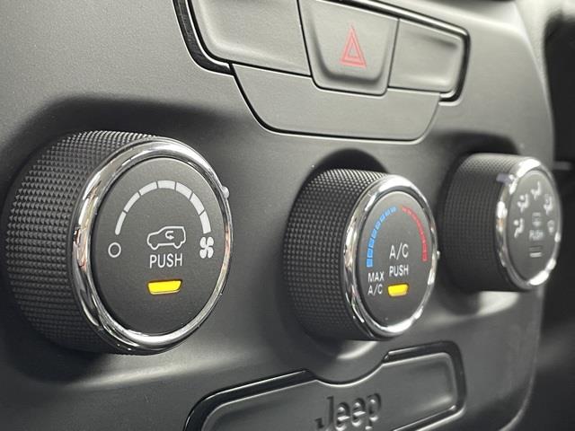 Used Jeep Renegade Sport 2018 | Blasius Federal Road. Brookfield, Connecticut Used Jeep Renegade Sport 2018 | Blasius Federal Road. Brookfield, Connecticut