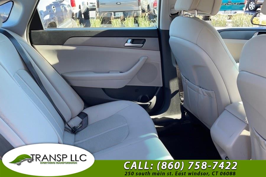 Used Hyundai Sonata 4dr Sdn 2.4L SE 2016 | Trans P LLC. East Windsor, Connecticut Used Hyundai Sonata 4dr Sdn 2.4L SE 2016 | Trans P LLC. East Windsor, Connecticut