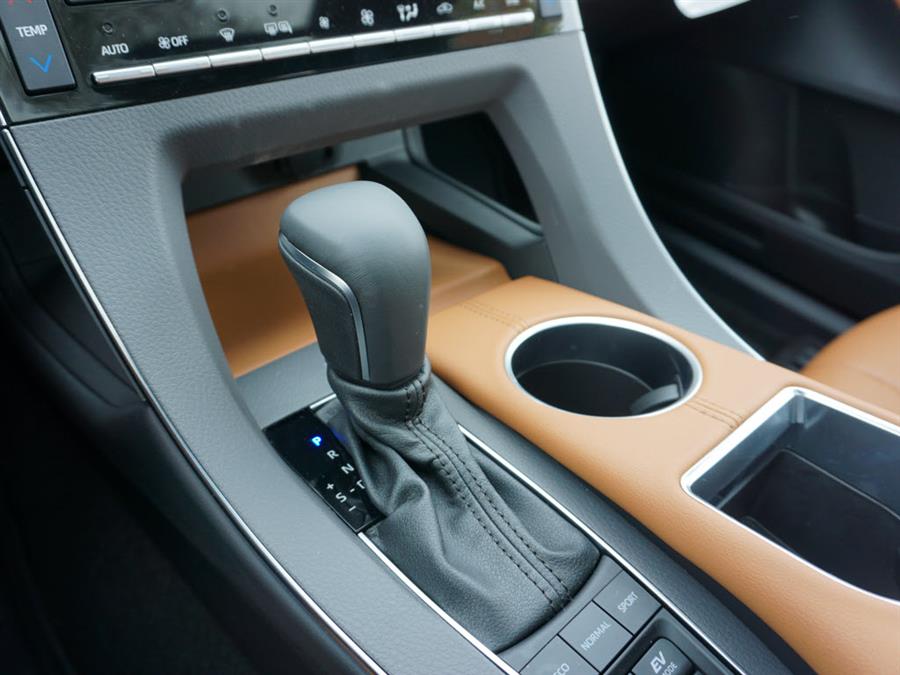 Used Toyota Avalon Hybrid Limited 2021 | Autouse. Andover, Massachusetts Used Toyota Avalon Hybrid Limited 2021 | Autouse. Andover, Massachusetts