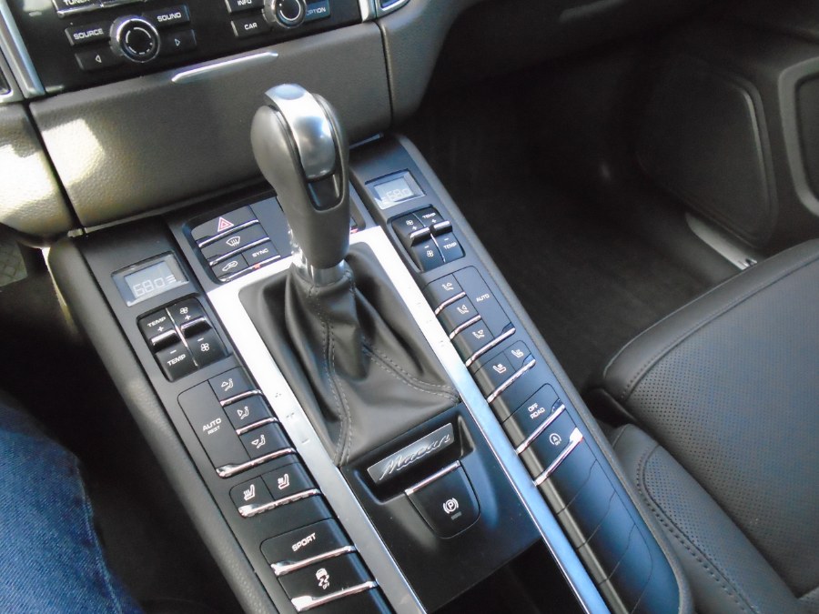 2016 Porsche Macan AWD 4dr S, available for sale in Waterbury, Connecticut | Jim Juliani Motors. Waterbury, Connecticut 2016 Porsche Macan AWD 4dr S, available for sale in Waterbury, Connecticut | Jim Juliani Motors. Waterbury, Connecticut