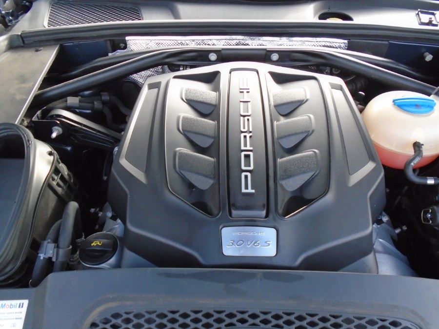 2016 Porsche Macan AWD 4dr S, available for sale in Waterbury, Connecticut | Jim Juliani Motors. Waterbury, Connecticut 2016 Porsche Macan AWD 4dr S, available for sale in Waterbury, Connecticut | Jim Juliani Motors. Waterbury, Connecticut