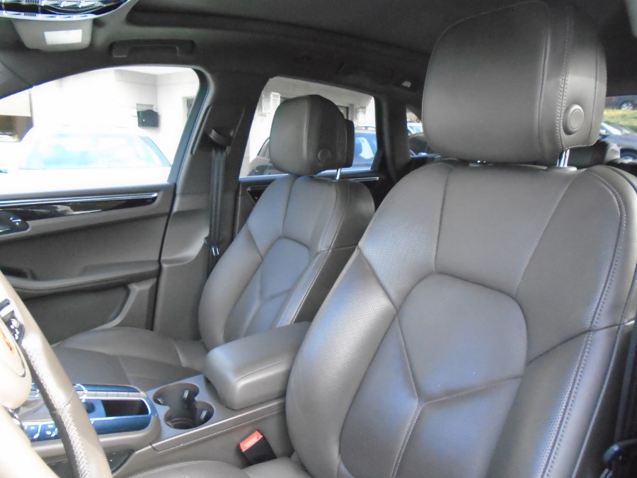 2016 Porsche Macan AWD 4dr S, available for sale in Waterbury, Connecticut | Jim Juliani Motors. Waterbury, Connecticut 2016 Porsche Macan AWD 4dr S, available for sale in Waterbury, Connecticut | Jim Juliani Motors. Waterbury, Connecticut
