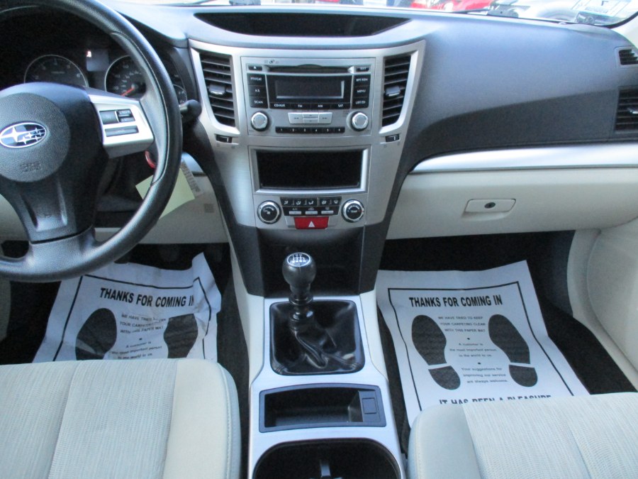 Used Subaru Outback 4dr Wgn H4 Man 2.5i 2014 | Cos Central Auto. Meriden, Connecticut Used Subaru Outback 4dr Wgn H4 Man 2.5i 2014 | Cos Central Auto. Meriden, Connecticut