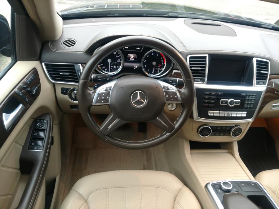 2014 Mercedes-Benz GL-Class 4MATIC 4dr GL 450, available for sale in Wantagh, New York | Alpine Motors Inc. Wantagh, New York 2014 Mercedes-Benz GL-Class 4MATIC 4dr GL 450, available for sale in Wantagh, New York | Alpine Motors Inc. Wantagh, New York