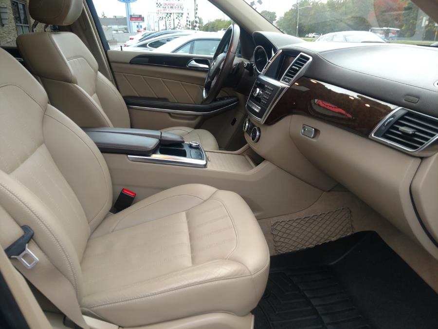 2014 Mercedes-Benz GL-Class 4MATIC 4dr GL 450, available for sale in Wantagh, New York | Alpine Motors Inc. Wantagh, New York 2014 Mercedes-Benz GL-Class 4MATIC 4dr GL 450, available for sale in Wantagh, New York | Alpine Motors Inc. Wantagh, New York