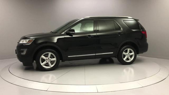 2016 Ford Explorer 4WD 4dr XLT, available for sale in Naugatuck, Connecticut | J&M Automotive Sls&Svc LLC. Naugatuck, Connecticut 2016 Ford Explorer 4WD 4dr XLT, available for sale in Naugatuck, Connecticut | J&M Automotive Sls&Svc LLC. Naugatuck, Connecticut