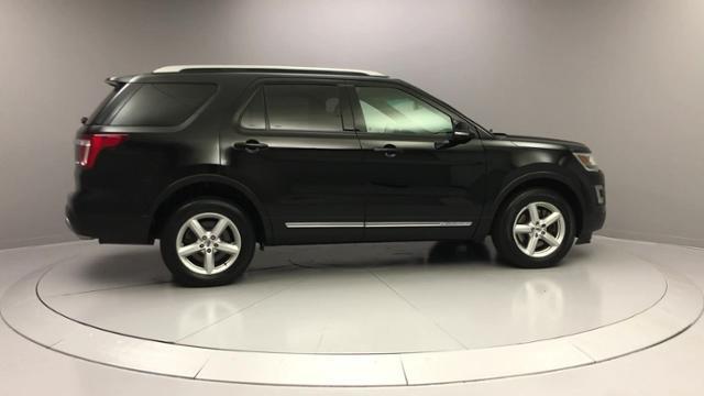 2016 Ford Explorer 4WD 4dr XLT, available for sale in Naugatuck, Connecticut | J&M Automotive Sls&Svc LLC. Naugatuck, Connecticut 2016 Ford Explorer 4WD 4dr XLT, available for sale in Naugatuck, Connecticut | J&M Automotive Sls&Svc LLC. Naugatuck, Connecticut