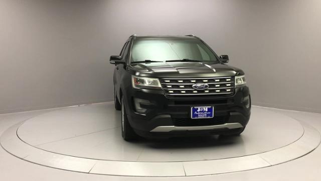 2016 Ford Explorer 4WD 4dr XLT, available for sale in Naugatuck, Connecticut | J&M Automotive Sls&Svc LLC. Naugatuck, Connecticut 2016 Ford Explorer 4WD 4dr XLT, available for sale in Naugatuck, Connecticut | J&M Automotive Sls&Svc LLC. Naugatuck, Connecticut