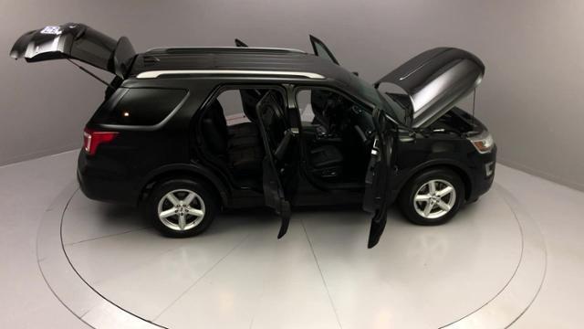 2016 Ford Explorer 4WD 4dr XLT, available for sale in Naugatuck, Connecticut | J&M Automotive Sls&Svc LLC. Naugatuck, Connecticut 2016 Ford Explorer 4WD 4dr XLT, available for sale in Naugatuck, Connecticut | J&M Automotive Sls&Svc LLC. Naugatuck, Connecticut