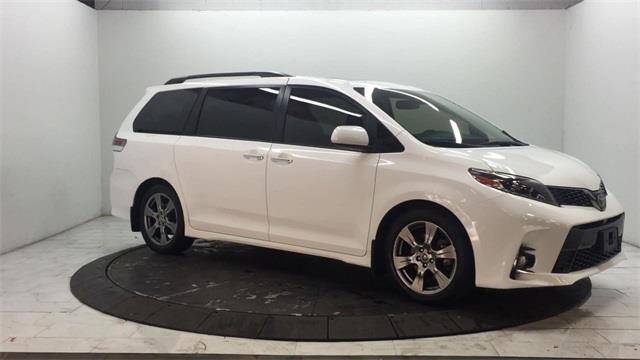 Used Toyota Sienna SE Premium 2018 | Eastchester Motor Cars. Bronx, New York Used Toyota Sienna SE Premium 2018 | Eastchester Motor Cars. Bronx, New York