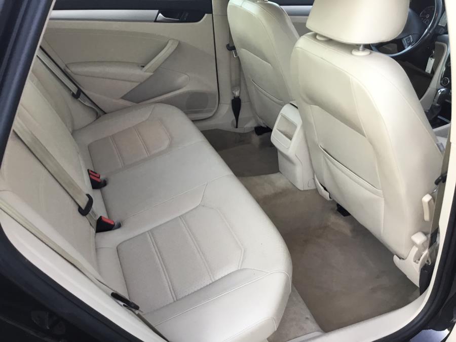Used Volkswagen Passat 4dr Sdn 2.5L Auto SE w/Sunroof PZEV 2012 | Liberty Motors. Manchester, Connecticut Used Volkswagen Passat 4dr Sdn 2.5L Auto SE w/Sunroof PZEV 2012 | Liberty Motors. Manchester, Connecticut