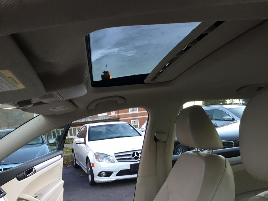 Used Volkswagen Passat 4dr Sdn 2.5L Auto SE w/Sunroof PZEV 2012 | Liberty Motors. Manchester, Connecticut Used Volkswagen Passat 4dr Sdn 2.5L Auto SE w/Sunroof PZEV 2012 | Liberty Motors. Manchester, Connecticut