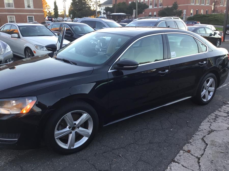 Used Volkswagen Passat 4dr Sdn 2.5L Auto SE w/Sunroof PZEV 2012 | Liberty Motors. Manchester, Connecticut Used Volkswagen Passat 4dr Sdn 2.5L Auto SE w/Sunroof PZEV 2012 | Liberty Motors. Manchester, Connecticut