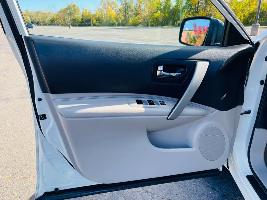 2009 Nissan Rogue AWD 4dr S, available for sale in New Britain, Connecticut | Supreme Automotive. New Britain, Connecticut 2009 Nissan Rogue AWD 4dr S, available for sale in New Britain, Connecticut | Supreme Automotive. New Britain, Connecticut
