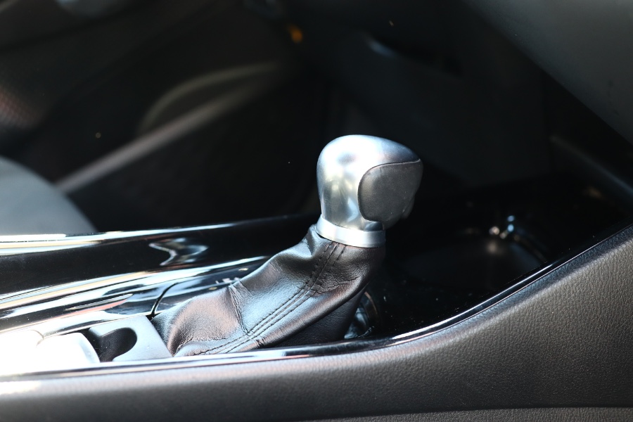 Used Toyota C-HR LE FWD (Natl) 2019 | Hillside Auto Mall Inc.. Jamaica, New York Used Toyota C-HR LE FWD (Natl) 2019 | Hillside Auto Mall Inc.. Jamaica, New York