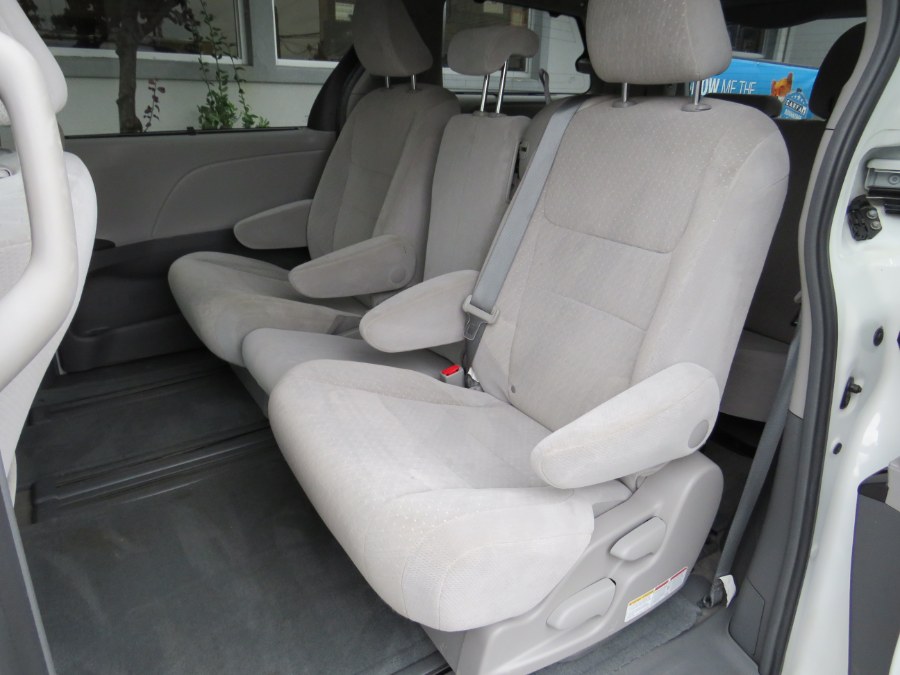 Used Toyota Sienna LE 8 Passenger 2016 | Road Masters II INC. Middle Village, New York Used Toyota Sienna LE 8 Passenger 2016 | Road Masters II INC. Middle Village, New York