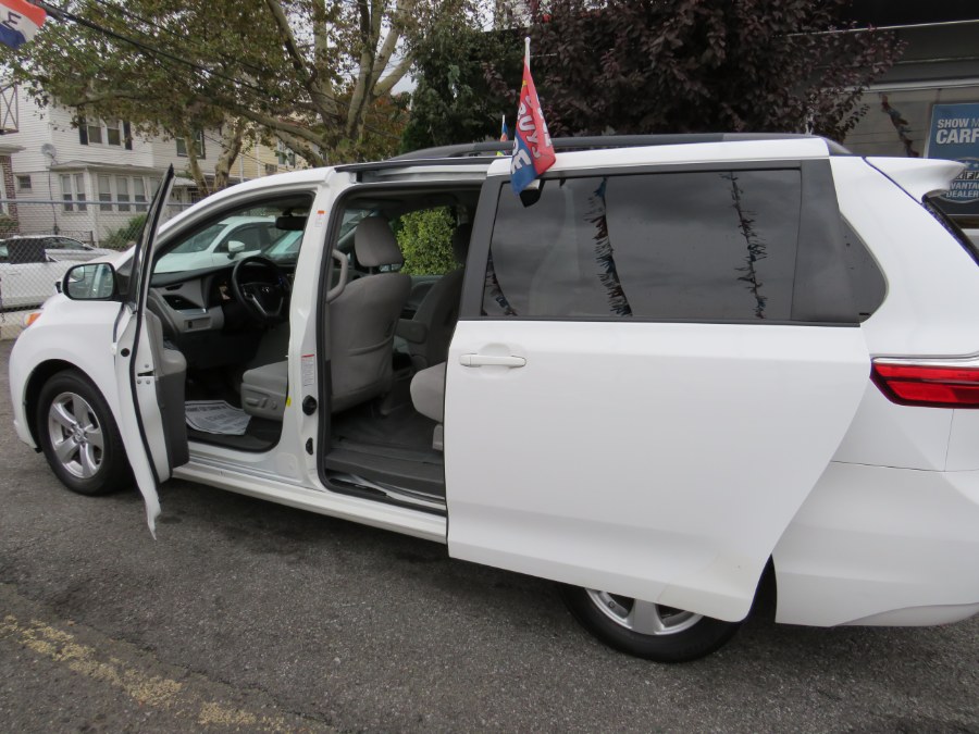 Used Toyota Sienna LE 8 Passenger 2016 | Road Masters II INC. Middle Village, New York Used Toyota Sienna LE 8 Passenger 2016 | Road Masters II INC. Middle Village, New York